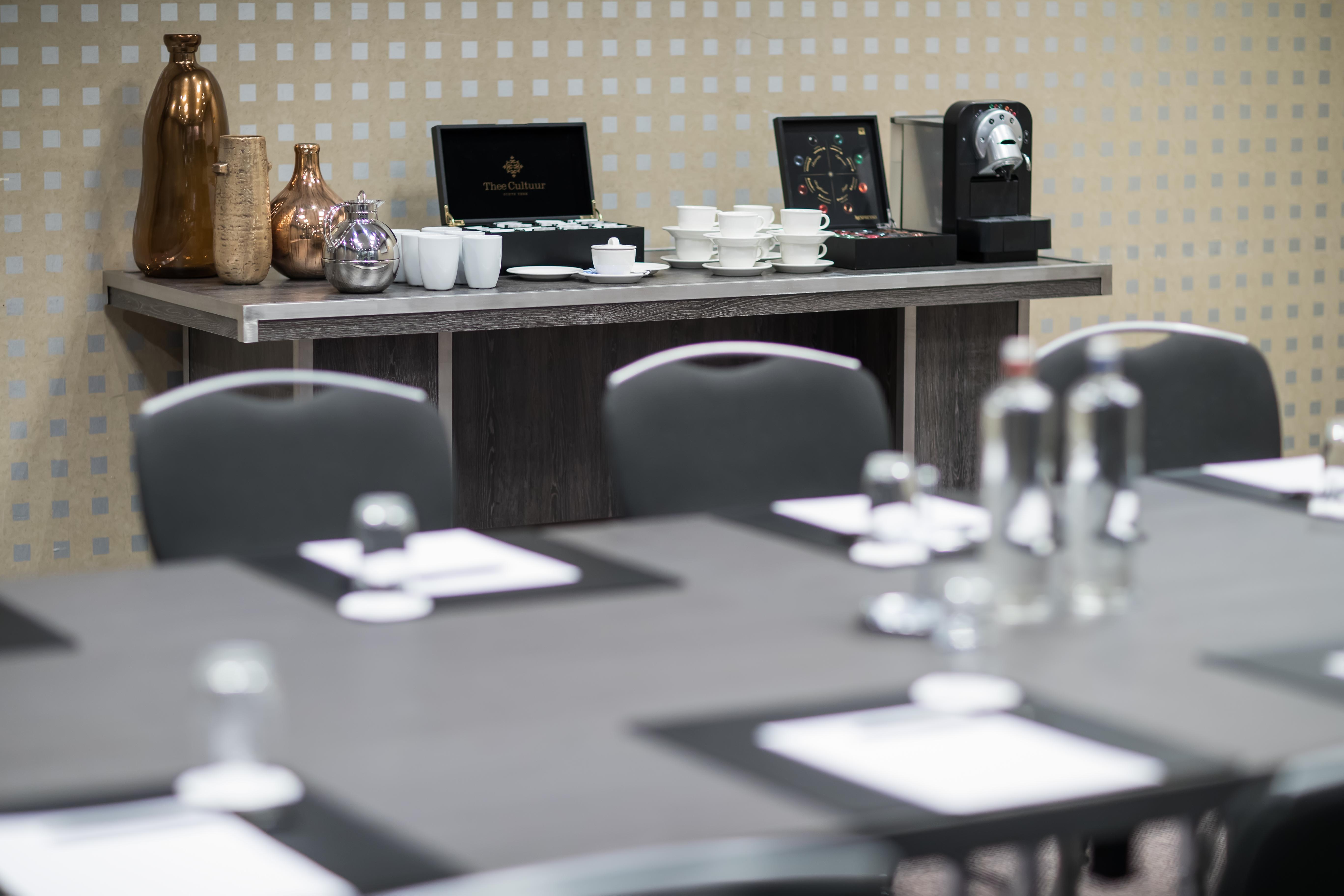 Bilderberg Garden Hotel Amszterdam Kültér fotó A Nespresso machine in a meeting room