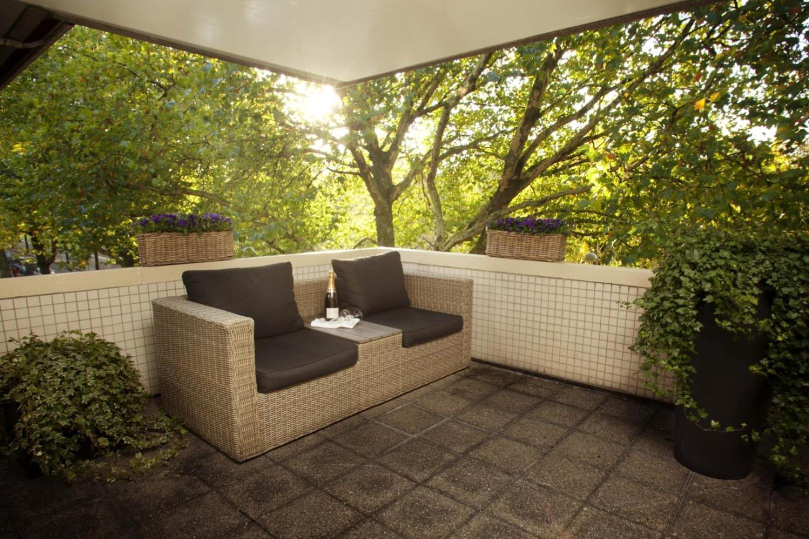 Bilderberg Garden Hotel Amszterdam Kültér fotó A balcony